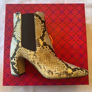 Banana Chelsea Boot 80MM